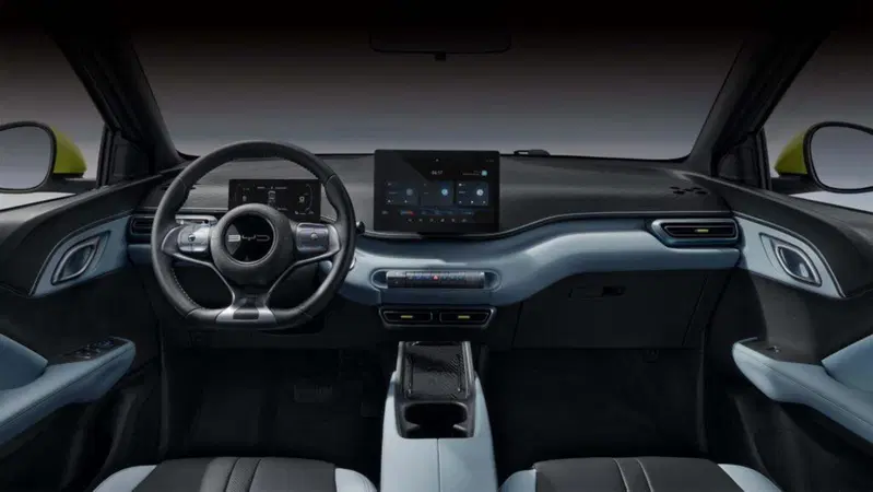 Gli interni di BYD Dolphin Surf