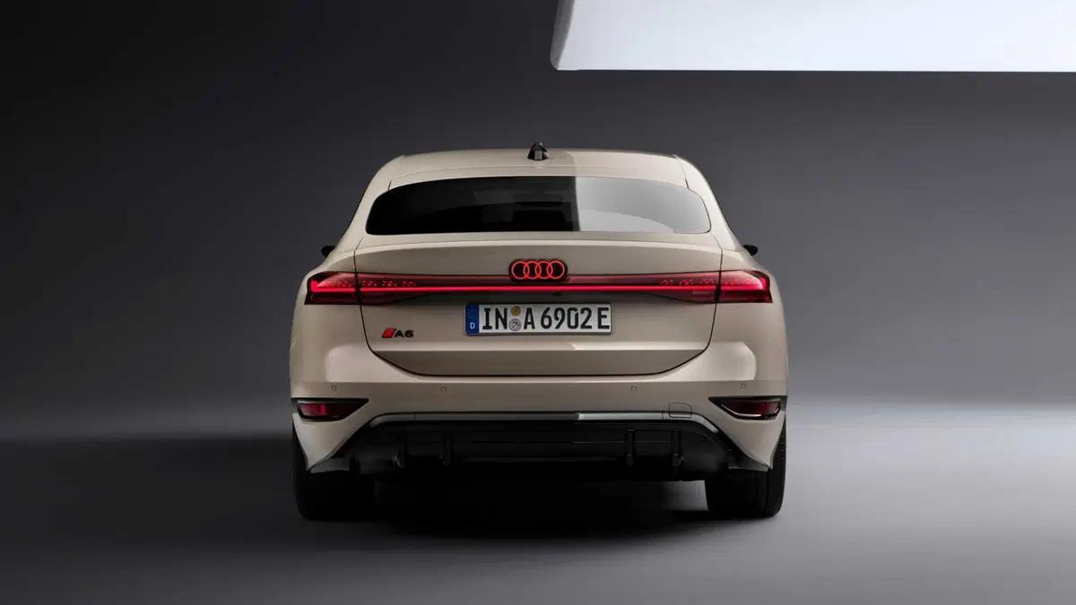 Audi A6 Sportback e-tron (2024-->>) (4)