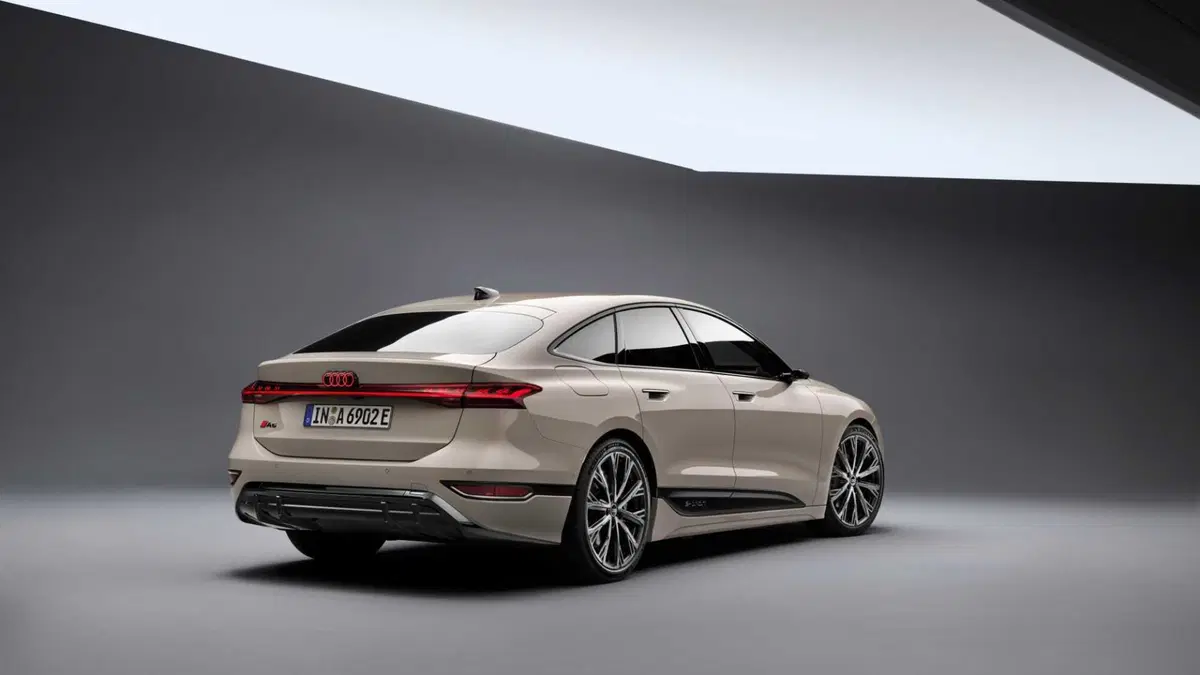 Audi A6 Sportback e-tron (2024-->>) (6)