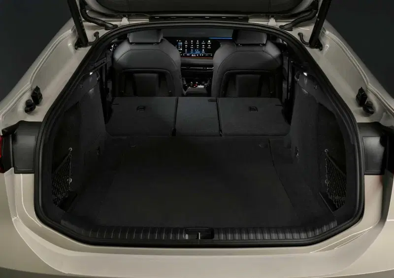 Audi A6 Sportback e-tron (12)