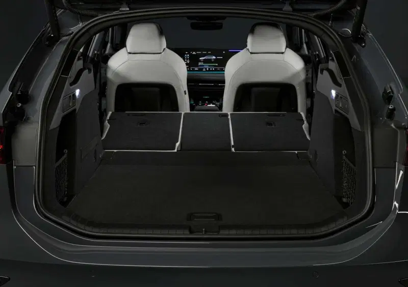 Audi A6 Avant e-Tron (2024-->>) (12)
