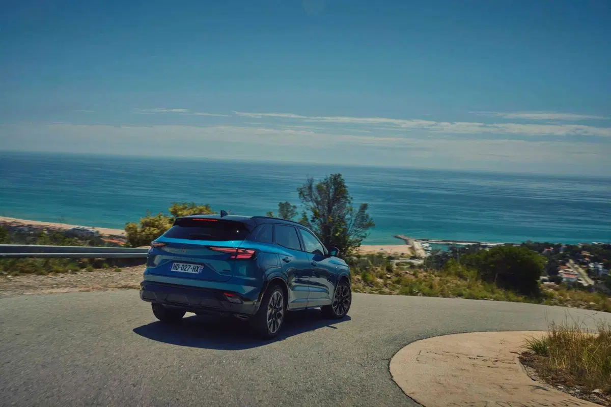 Nuova Renault Austral: il restyling parla la lingua di Cupra (3)