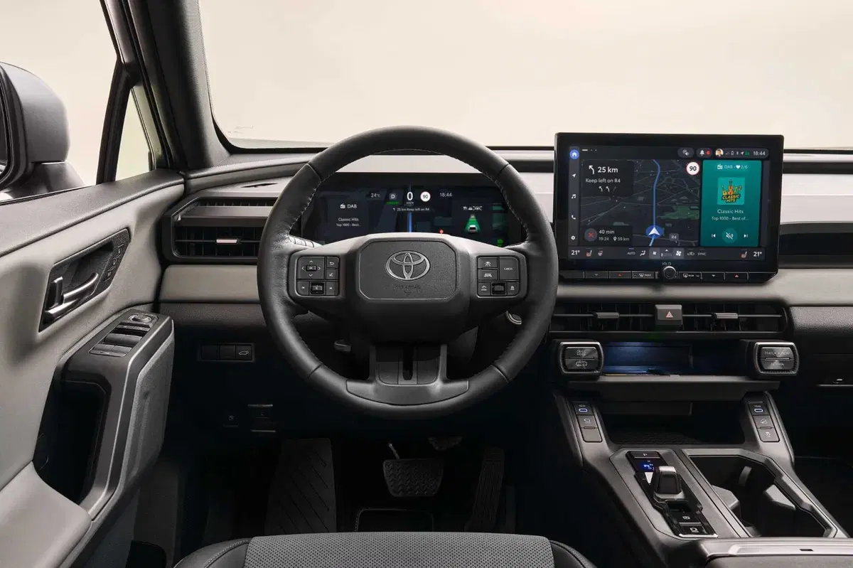 Toyota RAV4 2025 (15)