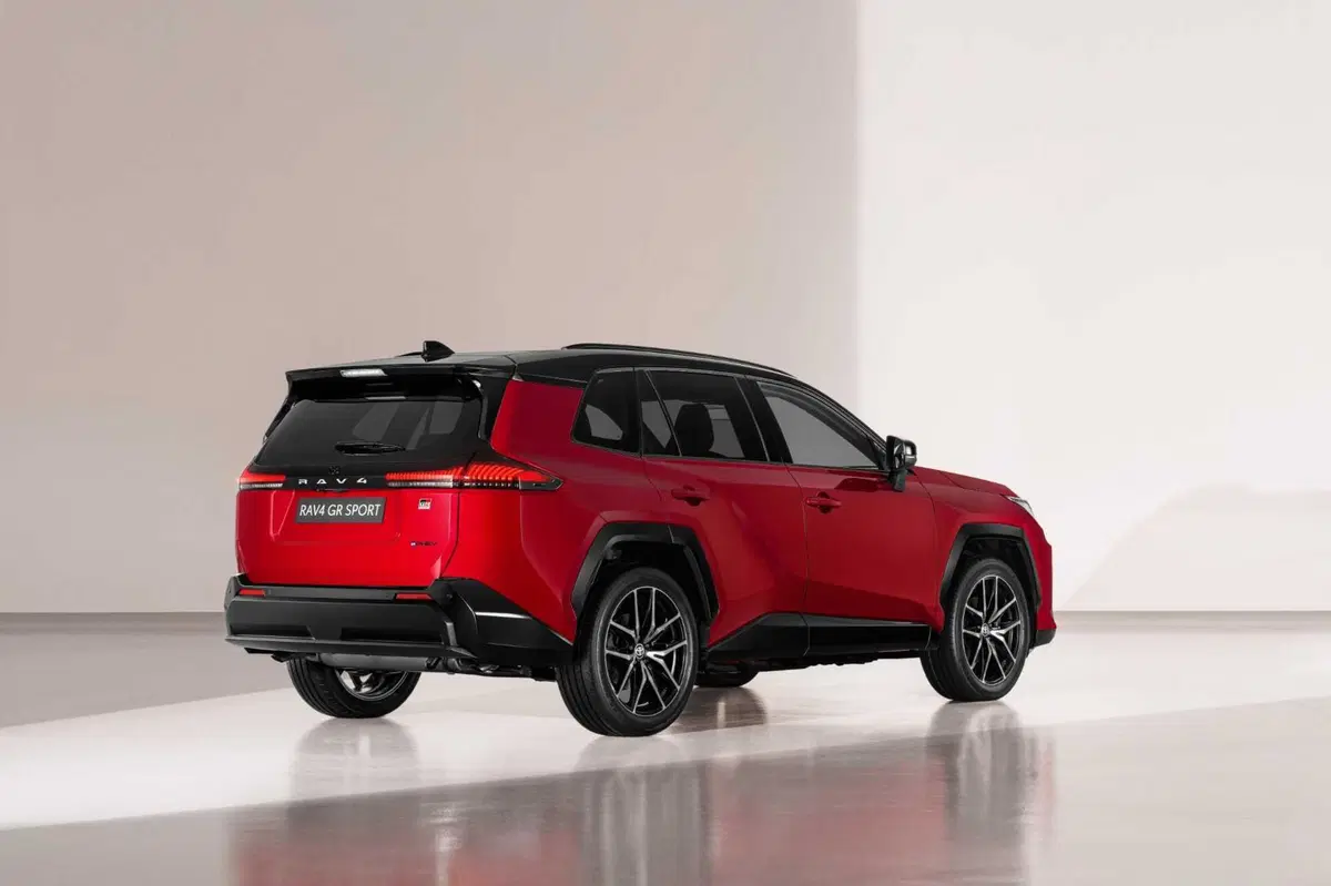 Toyota RAV4 2025 (3)