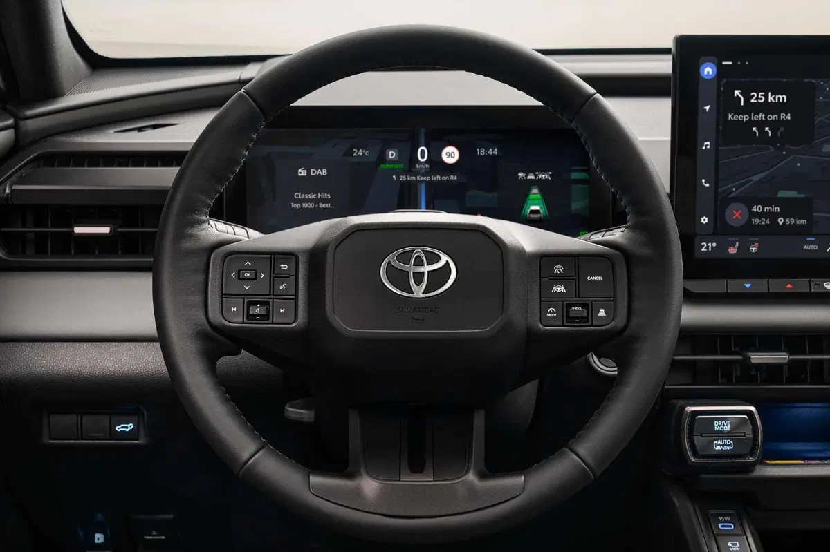 Toyota RAV4 2025 (32)