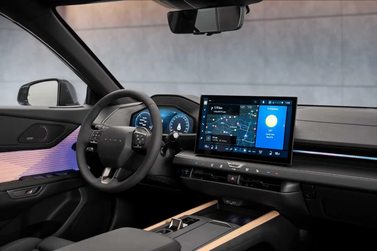 Lexus ES 2026: la nuova generazione ripensa i pulsati della plancia [VIDEO] (5)