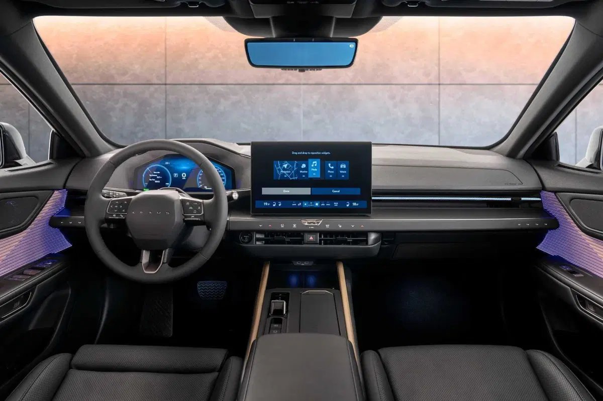 Lexus ES 2026: la nuova generazione ripensa i pulsati della plancia [VIDEO] (7)