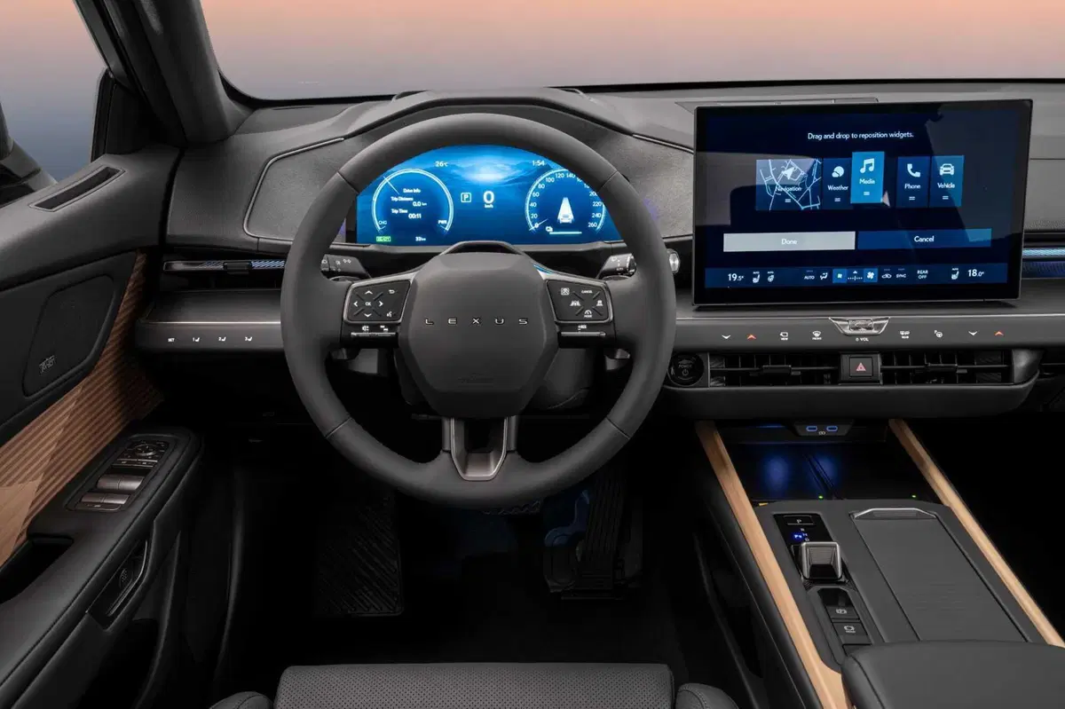 Lexus ES 2026: la nuova generazione ripensa i pulsati della plancia [VIDEO] (10)