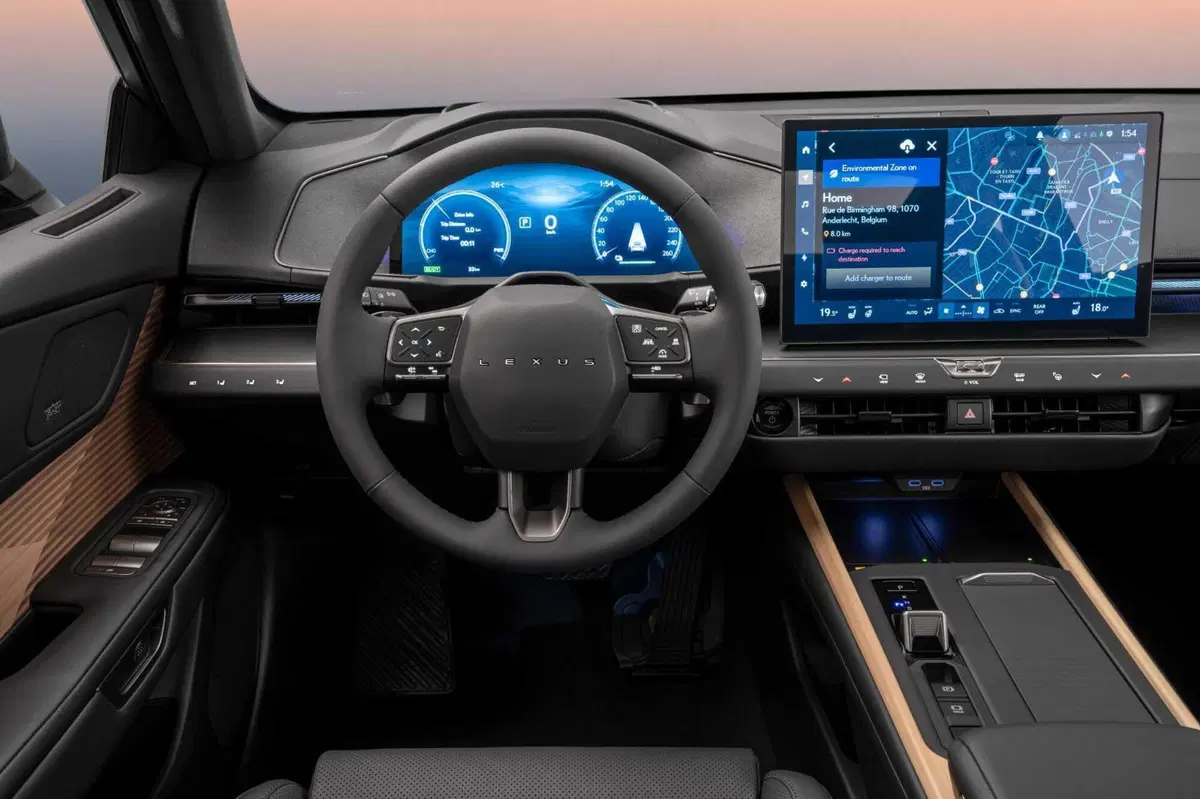 Lexus ES 2026: la nuova generazione ripensa i pulsati della plancia [VIDEO] (12)