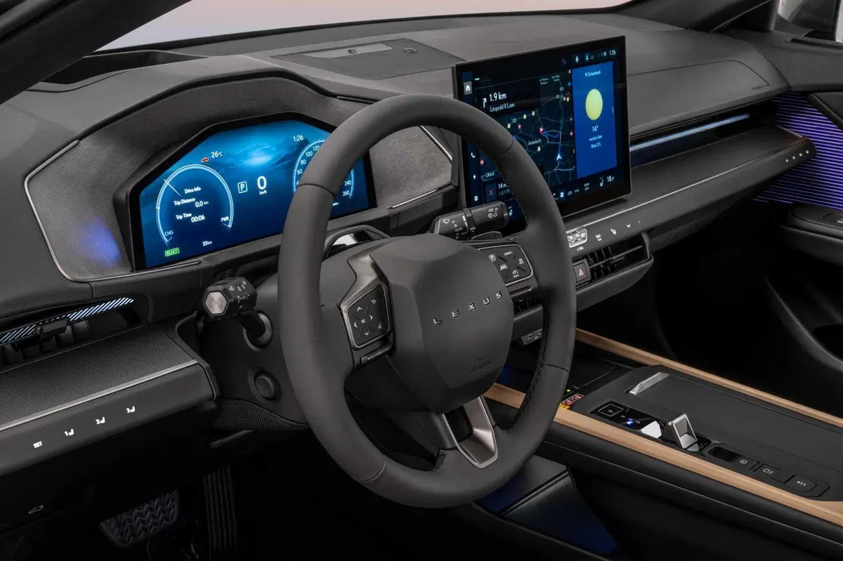 Lexus ES 2026: la nuova generazione ripensa i pulsati della plancia [VIDEO] (14)