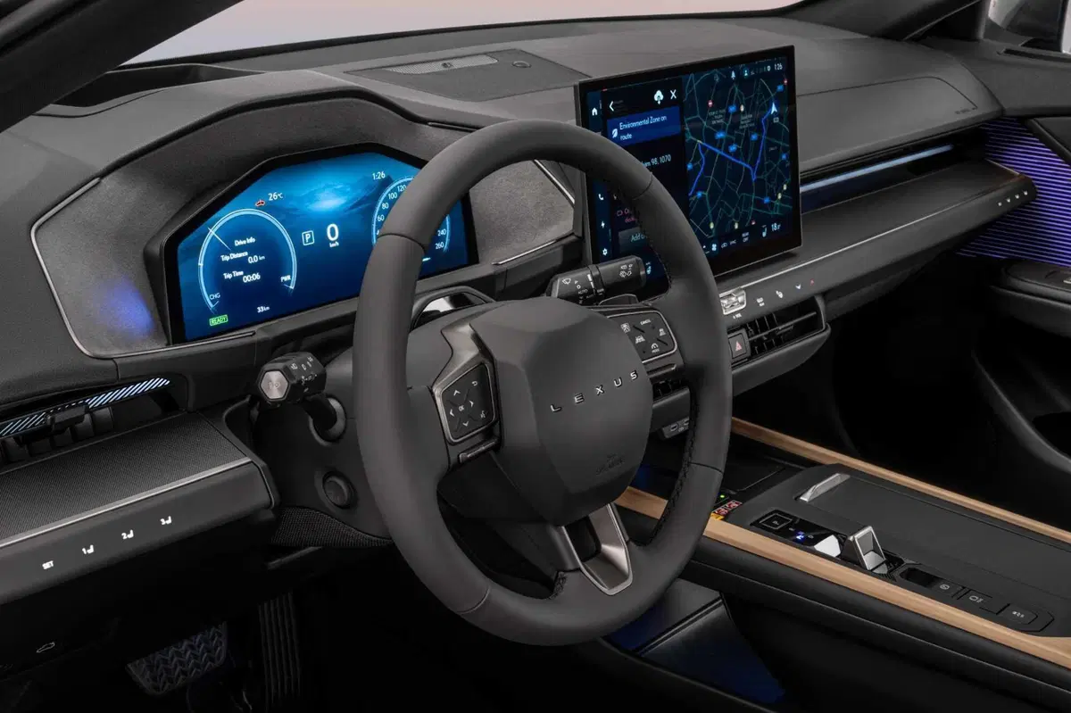 Lexus ES 2026: la nuova generazione ripensa i pulsati della plancia [VIDEO] (16)