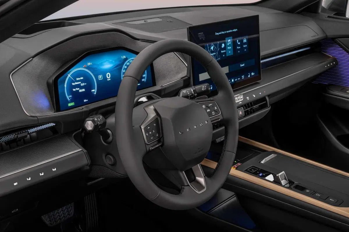 Lexus ES 2026: la nuova generazione ripensa i pulsati della plancia [VIDEO] (17)