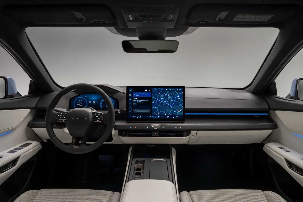 Lexus ES 2026: la nuova generazione ripensa i pulsati della plancia [VIDEO] (33)