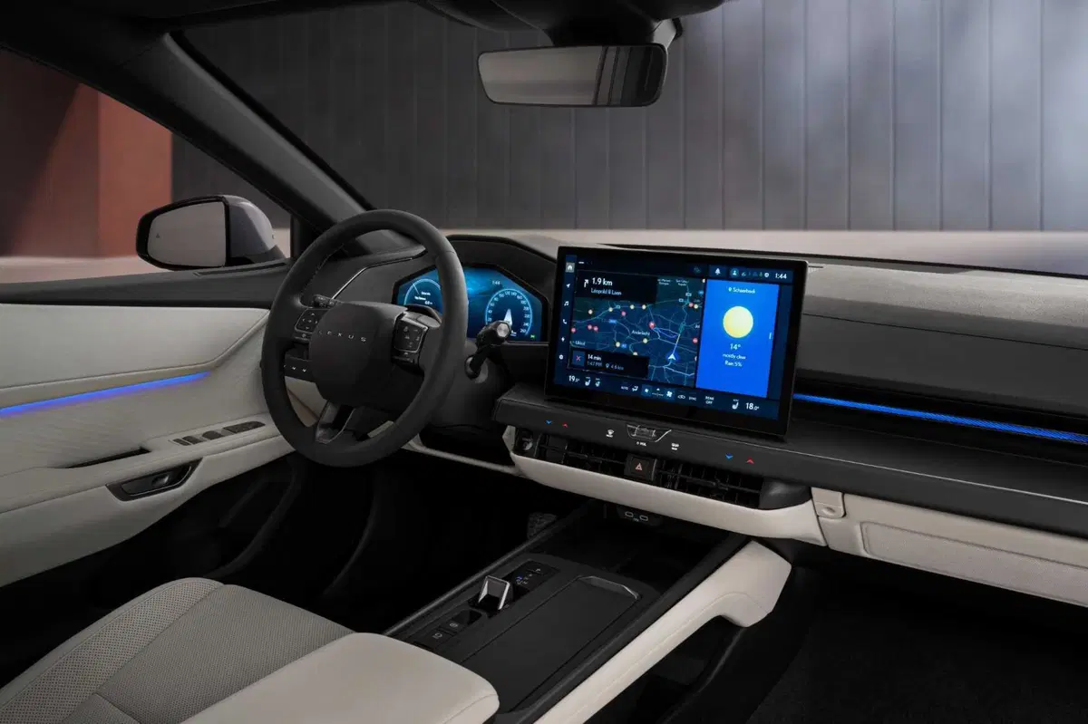Lexus ES 2026: la nuova generazione ripensa i pulsati della plancia [VIDEO] (34)