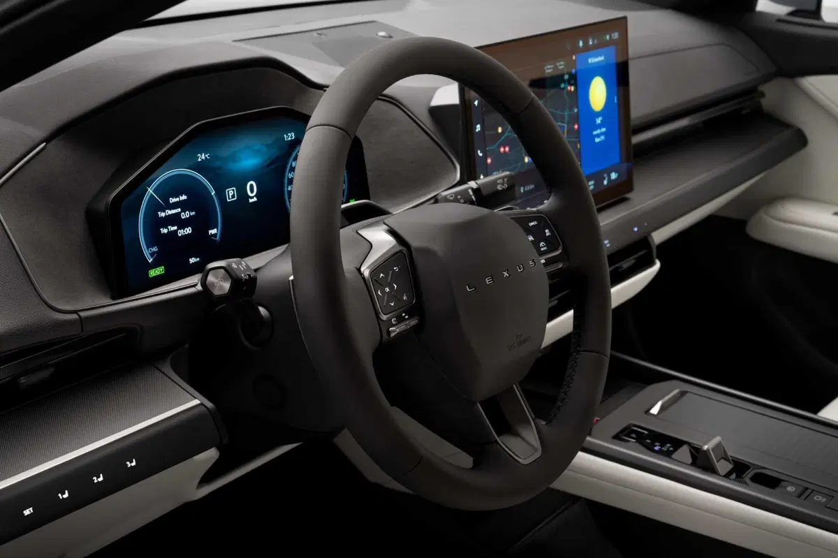 Lexus ES 2026: la nuova generazione ripensa i pulsati della plancia [VIDEO] (36)