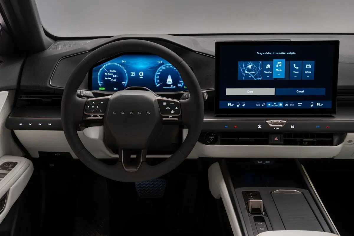 Lexus ES 2026: la nuova generazione ripensa i pulsati della plancia [VIDEO] (38)