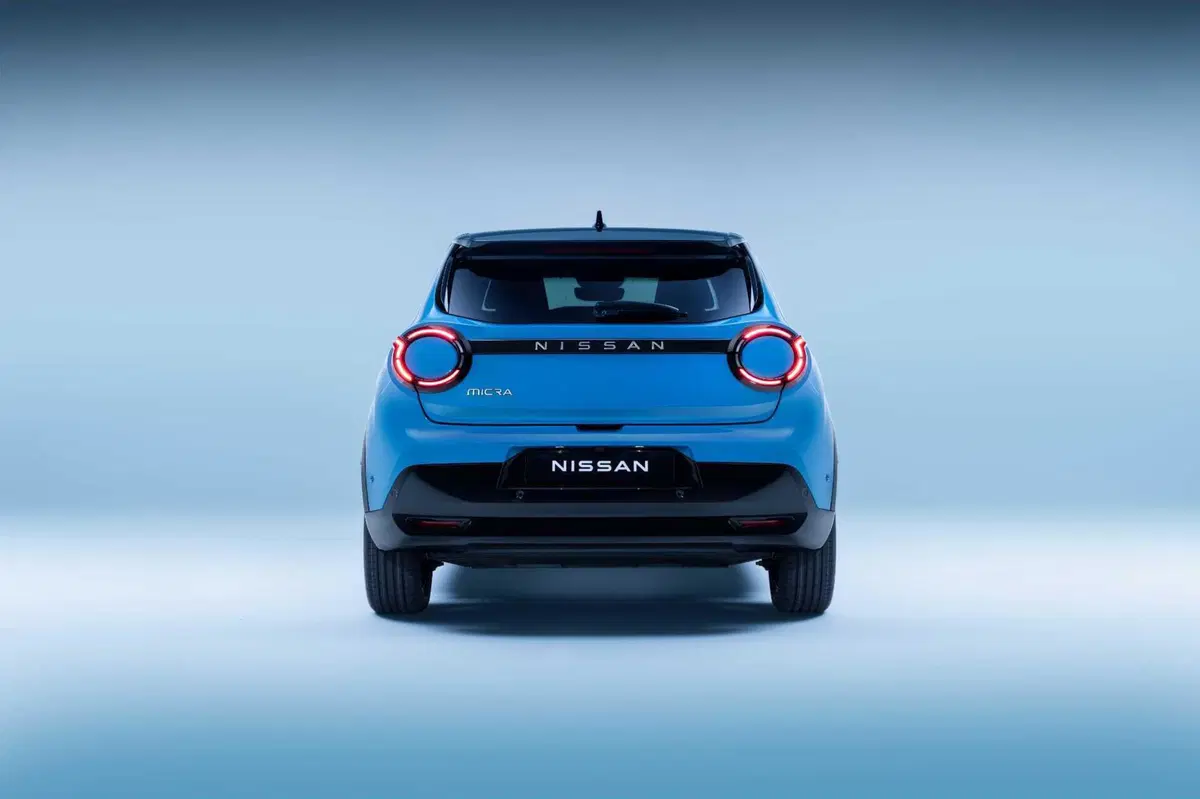 Nissan Micra 2025, come la R5 ma diversa, ecco le foto e le caratteristiche tecniche (5)