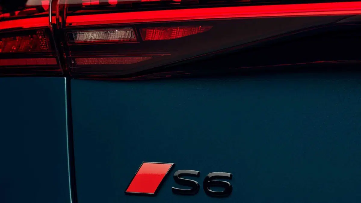 Audi S6 Sportback e-tron (16)