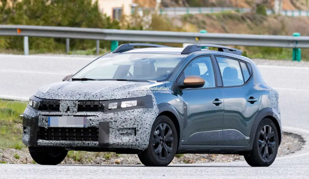 Dacia Sandero 2026: il restyling porta più sostanza, ma sempre al miglior prezzo [Foto Spia] 