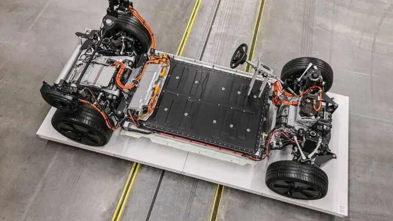 La sfida della batteria perfetta: ecco tutti i segreti di Porsche