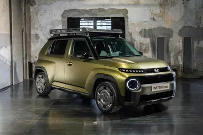 Hyundai Inster Cross: il City-SUV elettrico ora si trasforma per le avventure outdoor | Prezzi e caratteristiche 