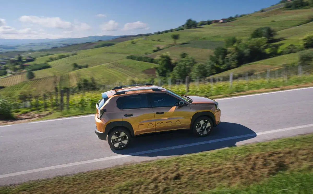 Fiat Panda ibrida: sarà il modello per tutti, ecco come va su strada [VIDEO] (12)