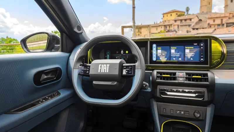 Fiat Panda ibrida: sar&agrave; il modello per tutti, ecco come va su strada [VIDEO]