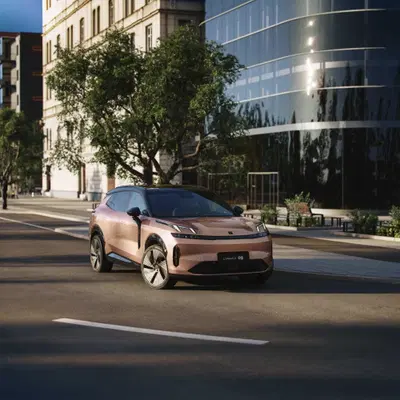 Lynk &amp; Co 08: l'ibrida plug-in da 200 km in elettrico e oltre 1.000 km di autonomia 