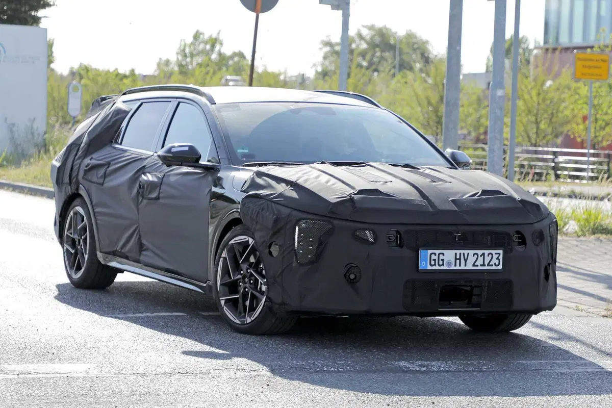 Sembra un miraggio, ma Kia non molla: la nuova Ceed shooting brake è in arrivo [Foto Spia] (3)
