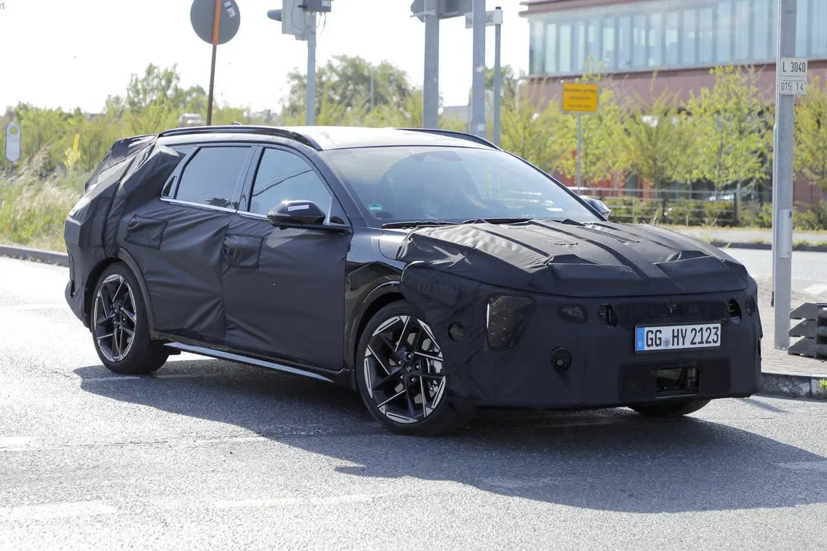 Sembra un miraggio, ma Kia non molla: la nuova Ceed shooting brake è in arrivo [Foto Spia] (4)