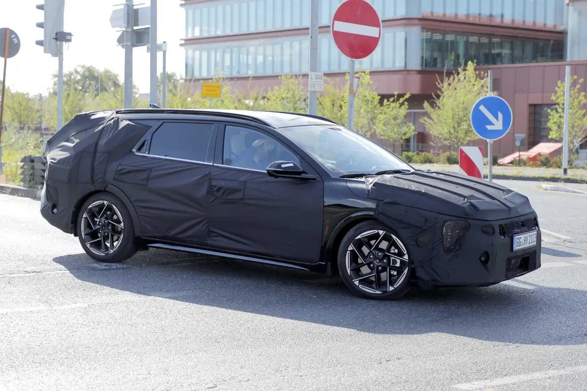 Sembra un miraggio, ma Kia non molla: la nuova Ceed shooting brake è in arrivo [Foto Spia] (5)