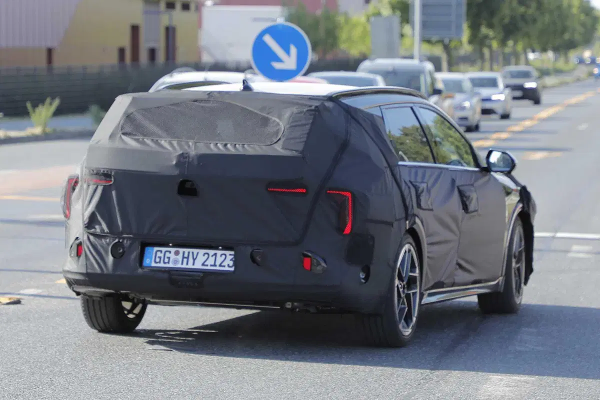 Sembra un miraggio, ma Kia non molla: la nuova Ceed shooting brake è in arrivo [Foto Spia] (11)