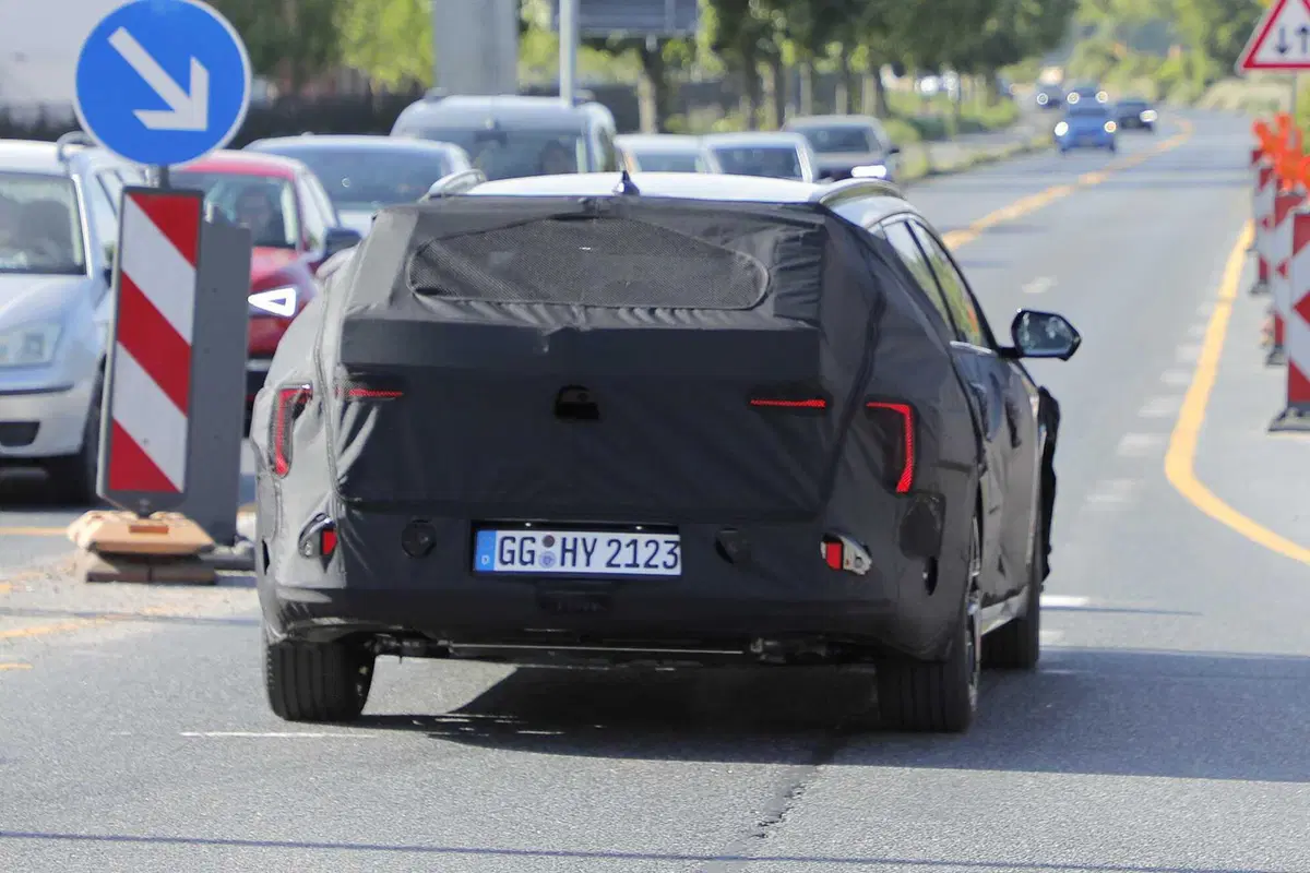 Sembra un miraggio, ma Kia non molla: la nuova Ceed shooting brake è in arrivo [Foto Spia] (12)