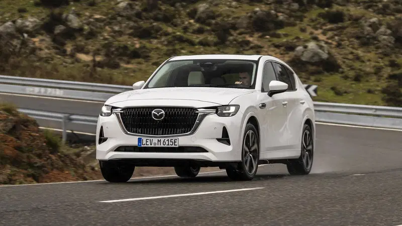 Nuova Mazda CX-60: motorizzazioni, allestimenti, optional e prezzi. Guida all&rsquo;acquisto