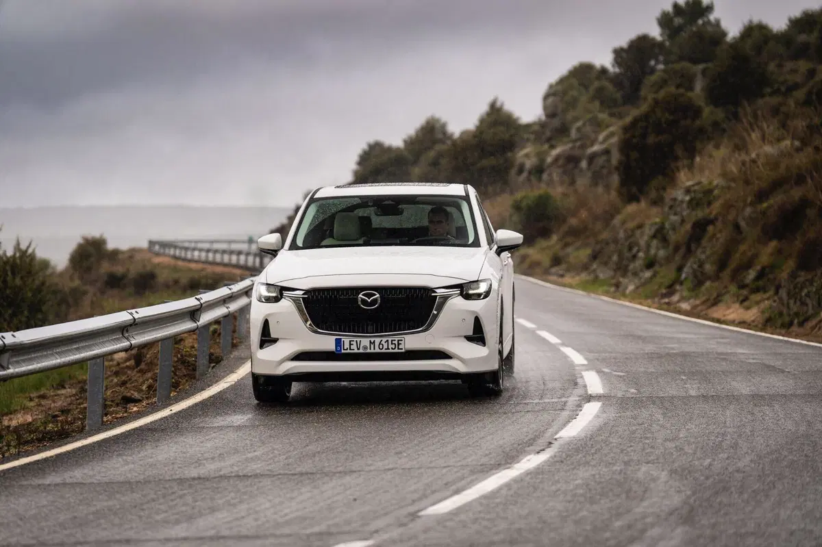 Nuova Mazda CX-60: le immagini degli esterni (4)