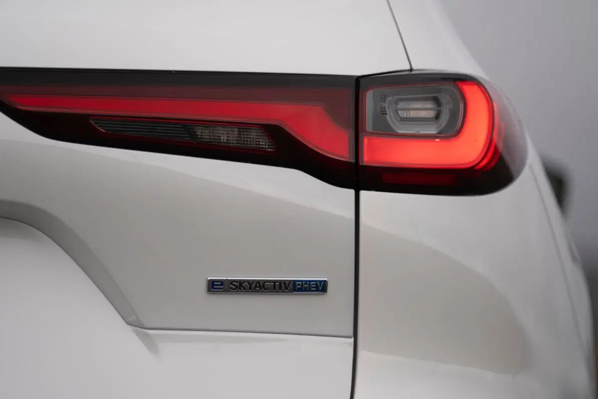 Nuova Mazda CX-60: le immagini degli esterni (10)