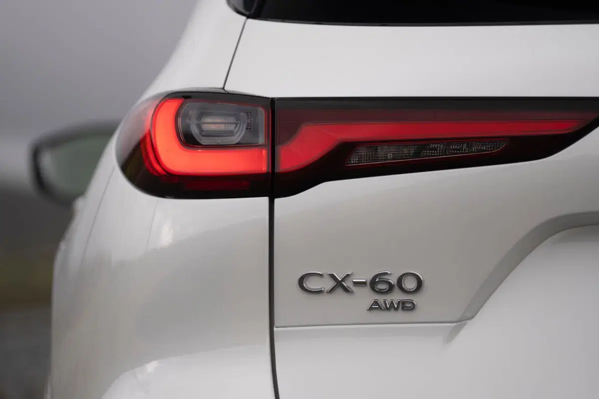 Nuova Mazda CX-60: le immagini degli esterni (12)