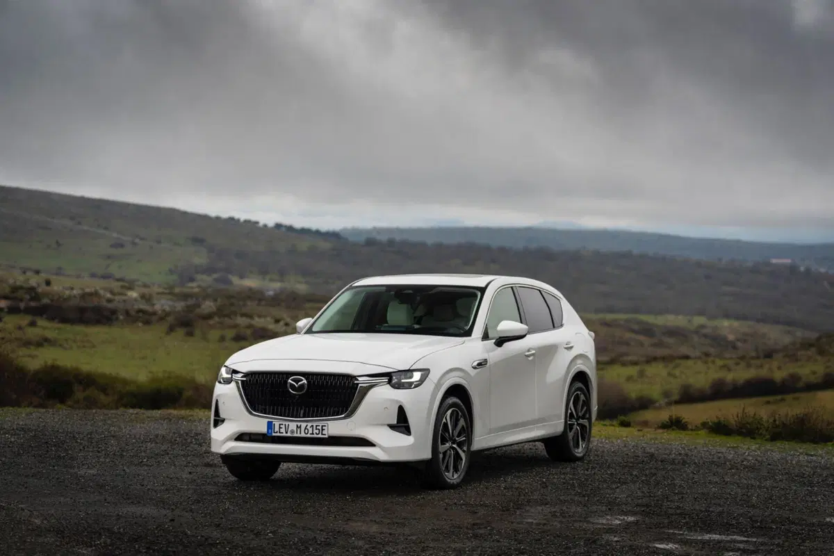 Nuova Mazda CX-60: le immagini degli esterni (16)