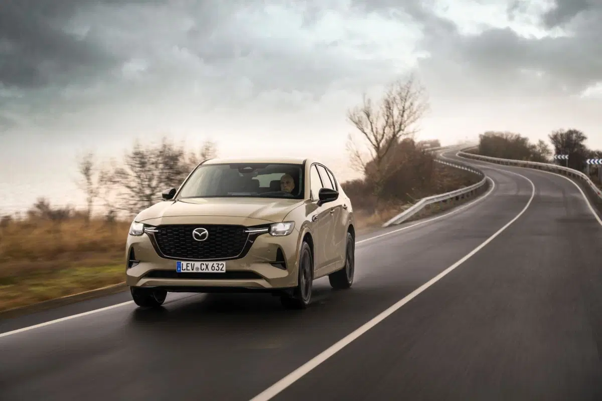 Nuova Mazda CX-60: le immagini degli esterni (19)
