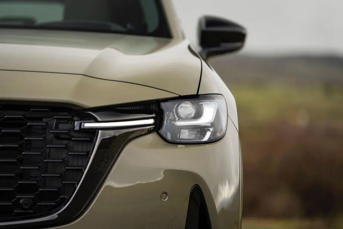 Nuova Mazda CX-60: le immagini degli esterni (28)
