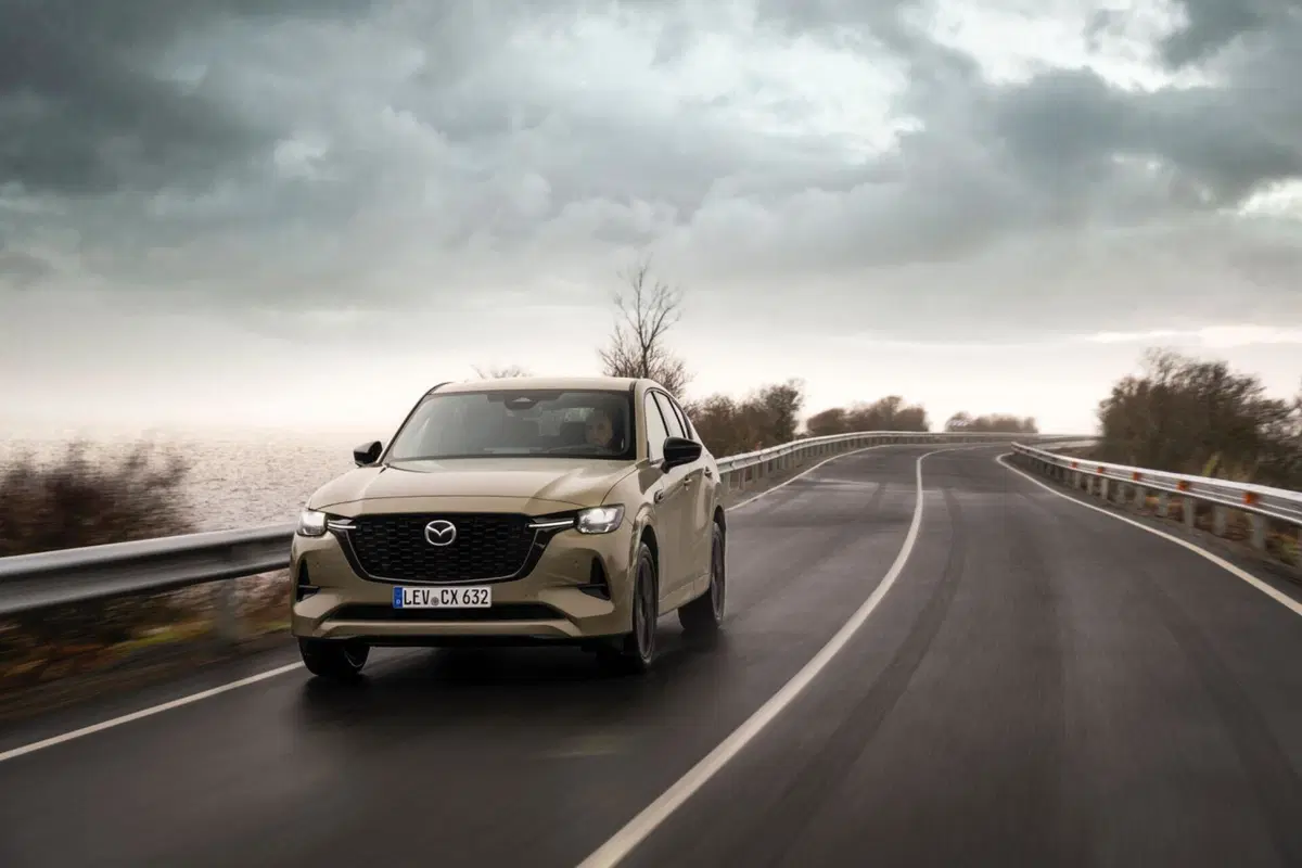 Nuova Mazda CX-60: le immagini degli esterni (34)