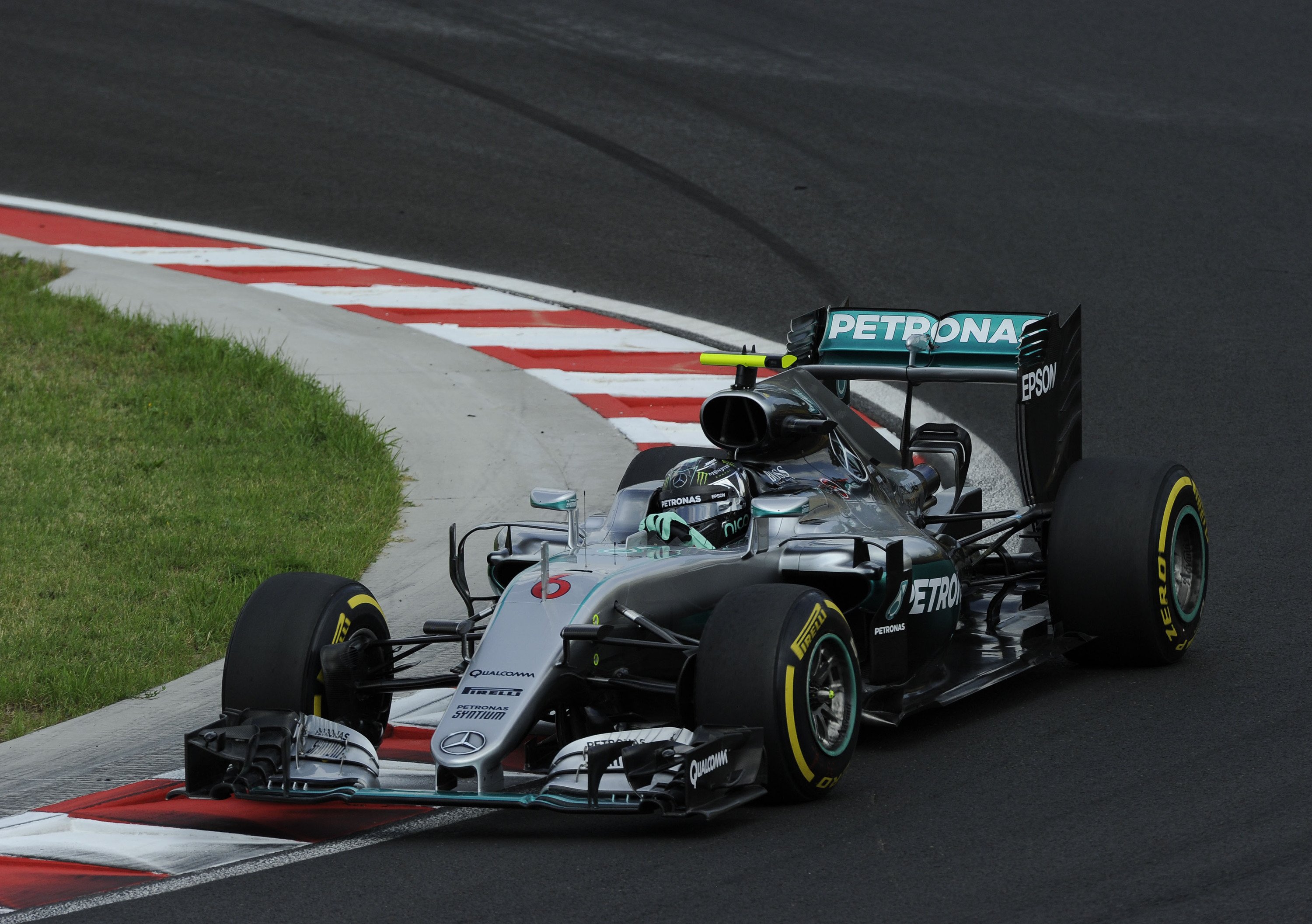 F1, Gp Ungheria 2016: pole per Rosberg