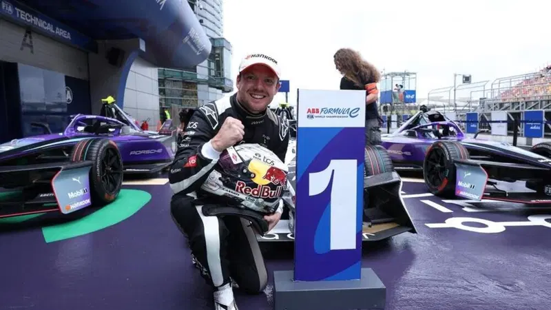 Formula E. Cassidy trionfa sotto la pioggia di Gara 2 dell'E-Prix di Shanghai 2025