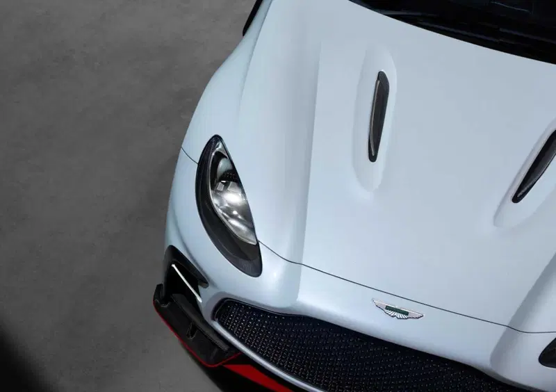 Aston Martin DBX (13)