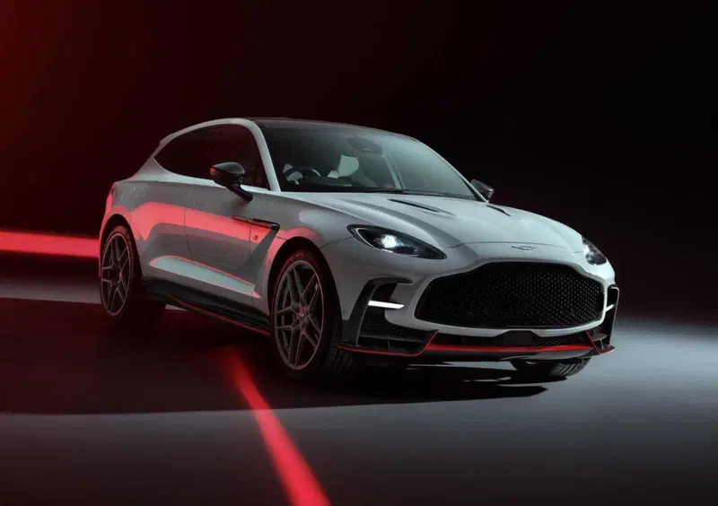 Aston Martin DBX (7)