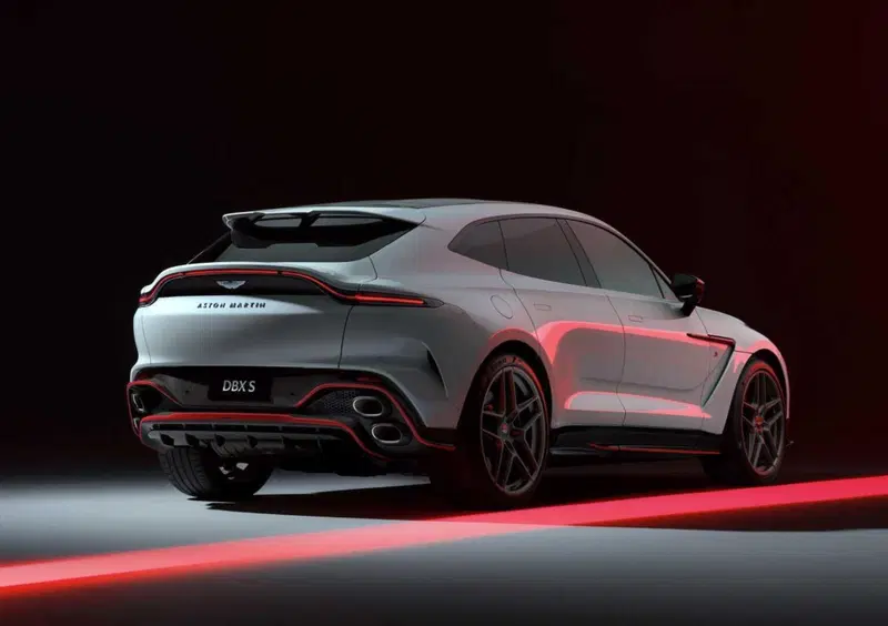 Aston Martin DBX (8)