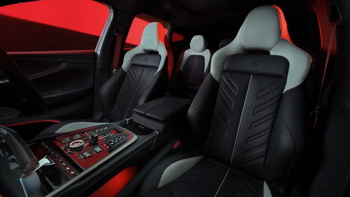 Aston Martin DBX (12)