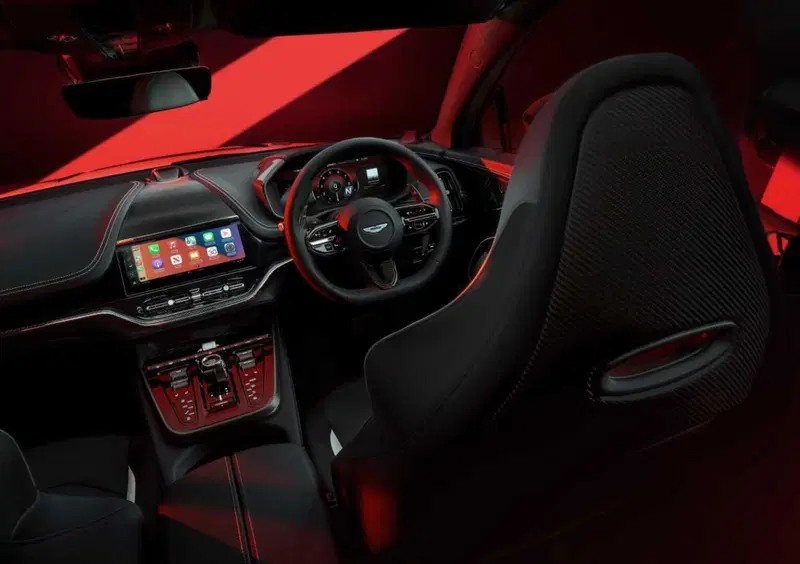 Aston Martin DBX (11)