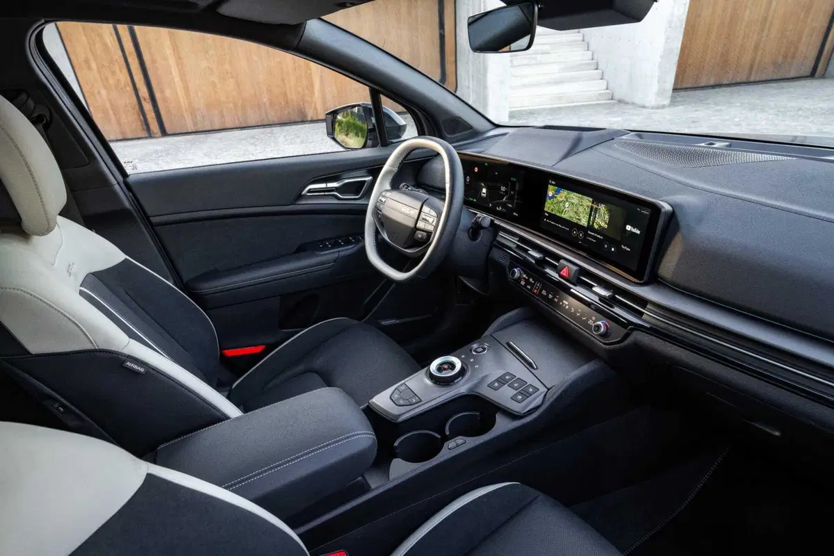 Kia Sportage 2025, arriva a settembre con tutte le opzioni elettrificate e anche il GPL (3)