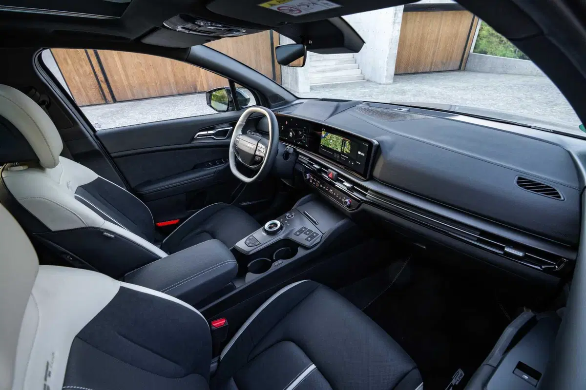 Kia Sportage 2025, arriva a settembre con tutte le opzioni elettrificate e anche il GPL (4)